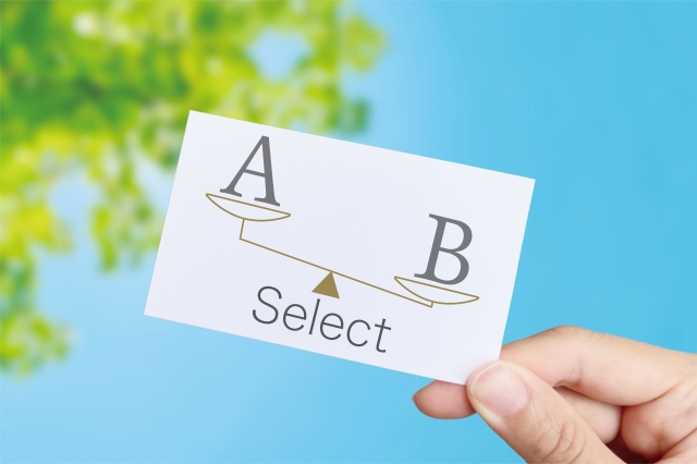 AとBの書かれた紙