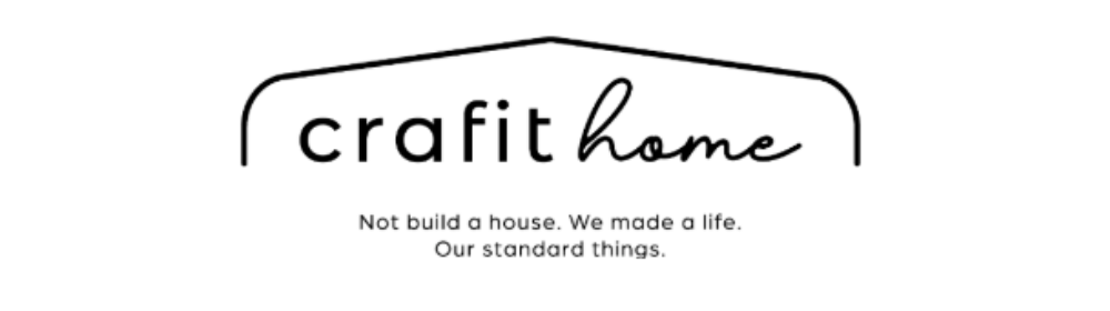 屋根のシルエットをかたどった装飾と英文キャッチコピーをあしらった『crafithome』のロゴ
