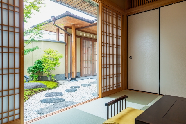庭が見える和室